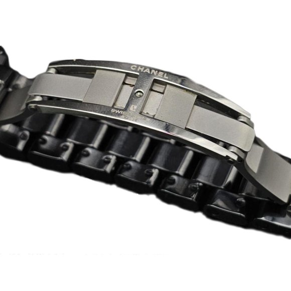 Chanel J12 Ceramic And Diamonds Ladies Quartz Watch - 33mm - Picture 4 of 10